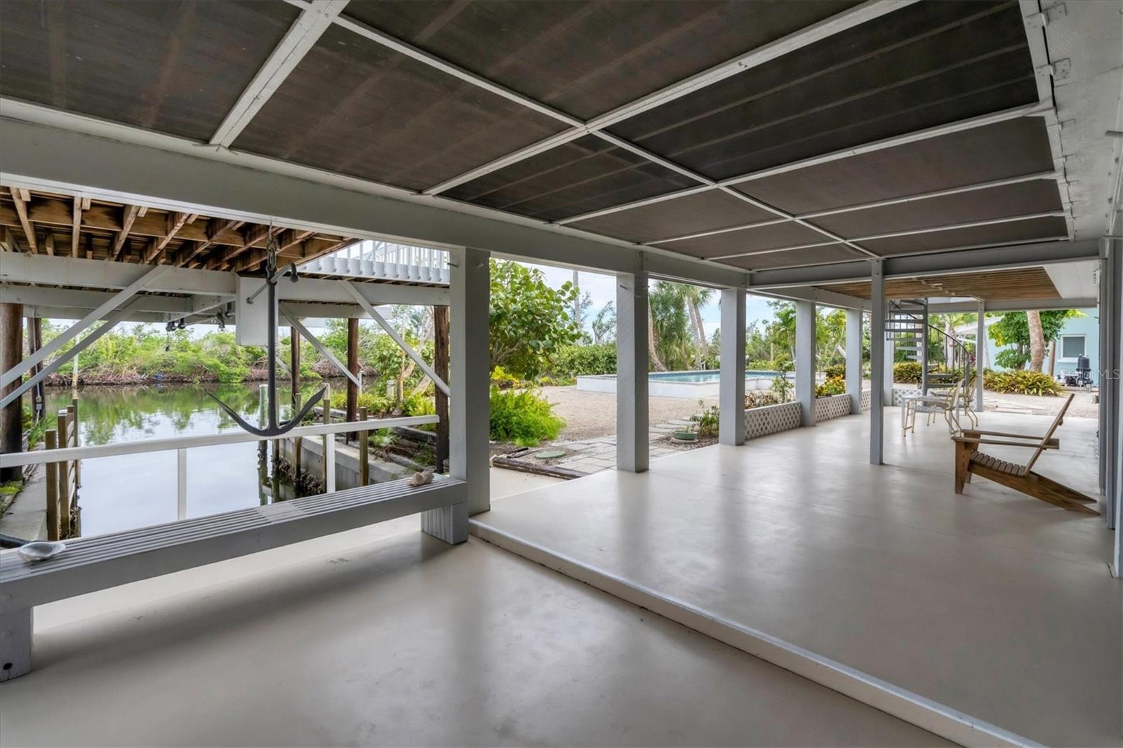 GOLDEN BEACH - Residential