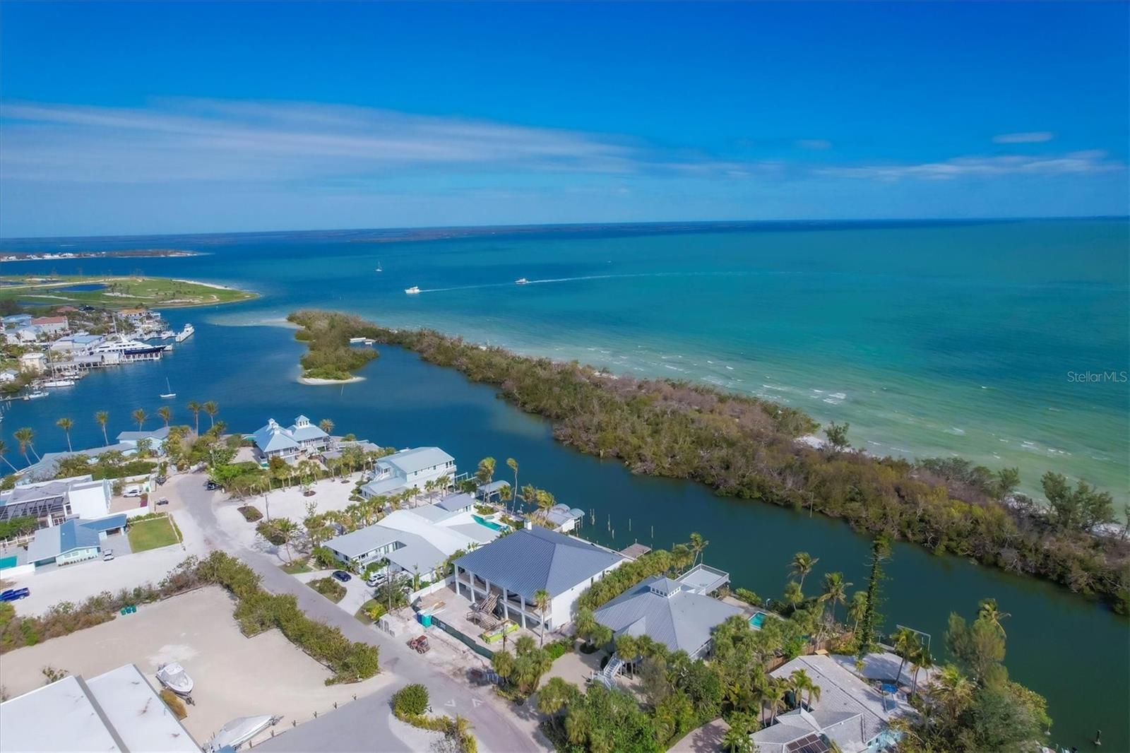 GOLDEN BEACH - Residential