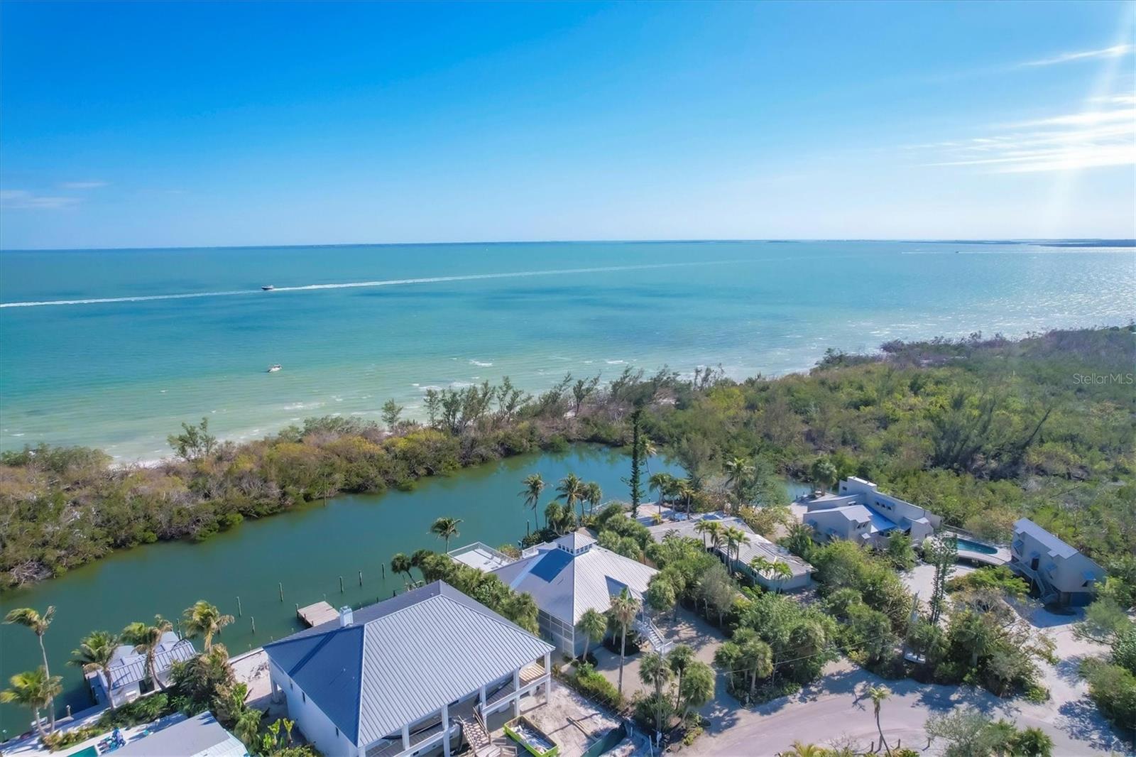 GOLDEN BEACH - Residential