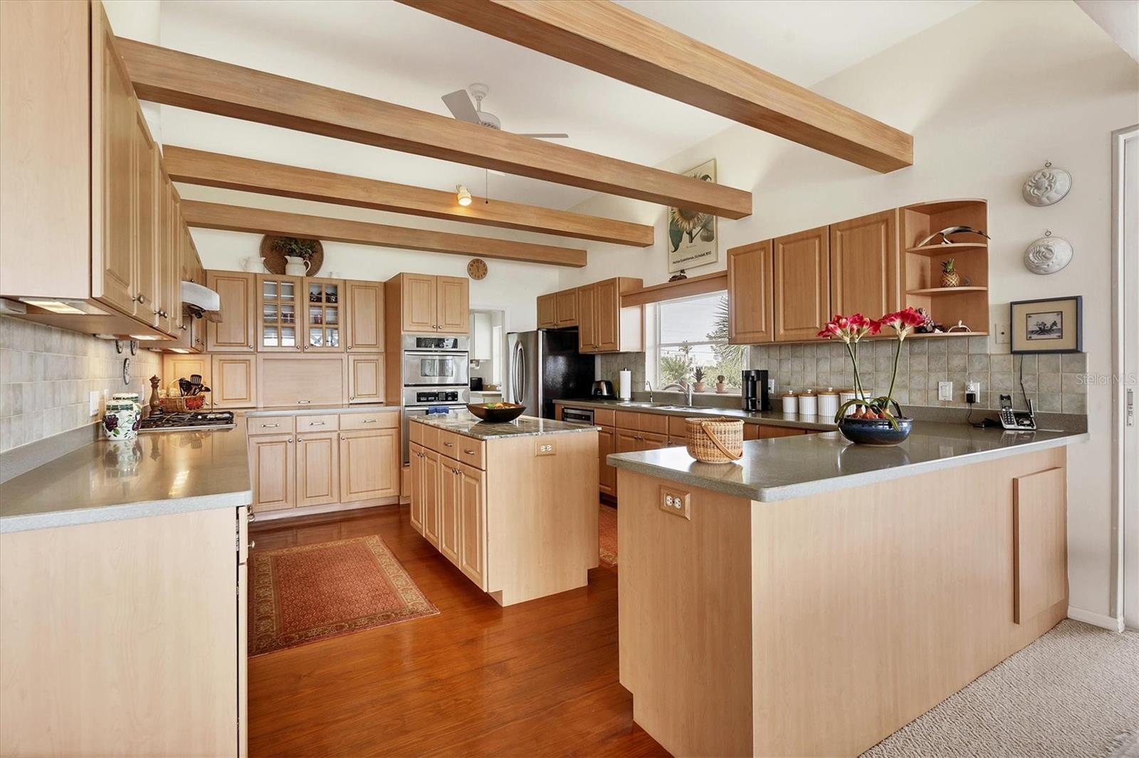 GOLDEN BEACH - Residential