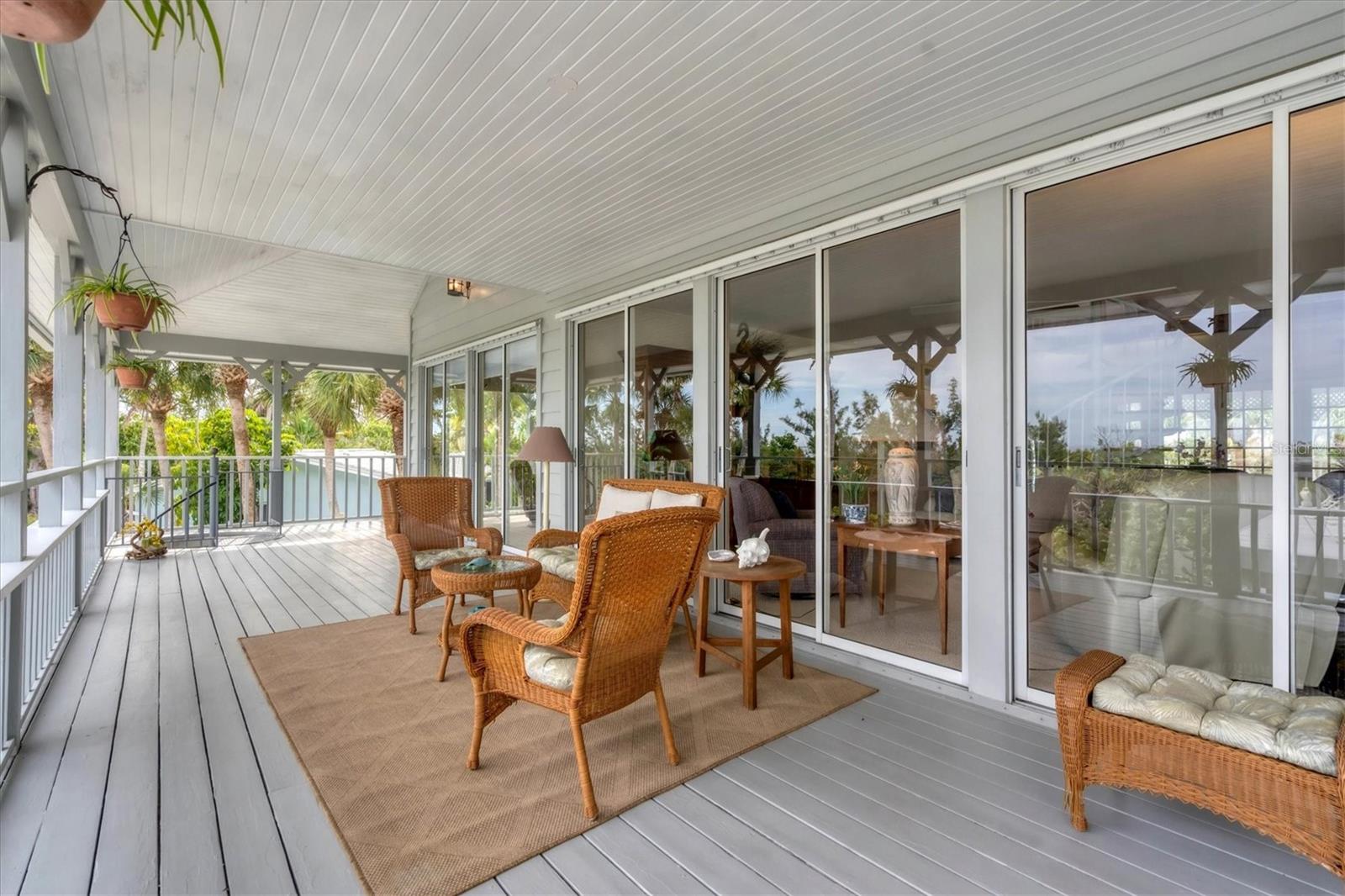 GOLDEN BEACH - Residential