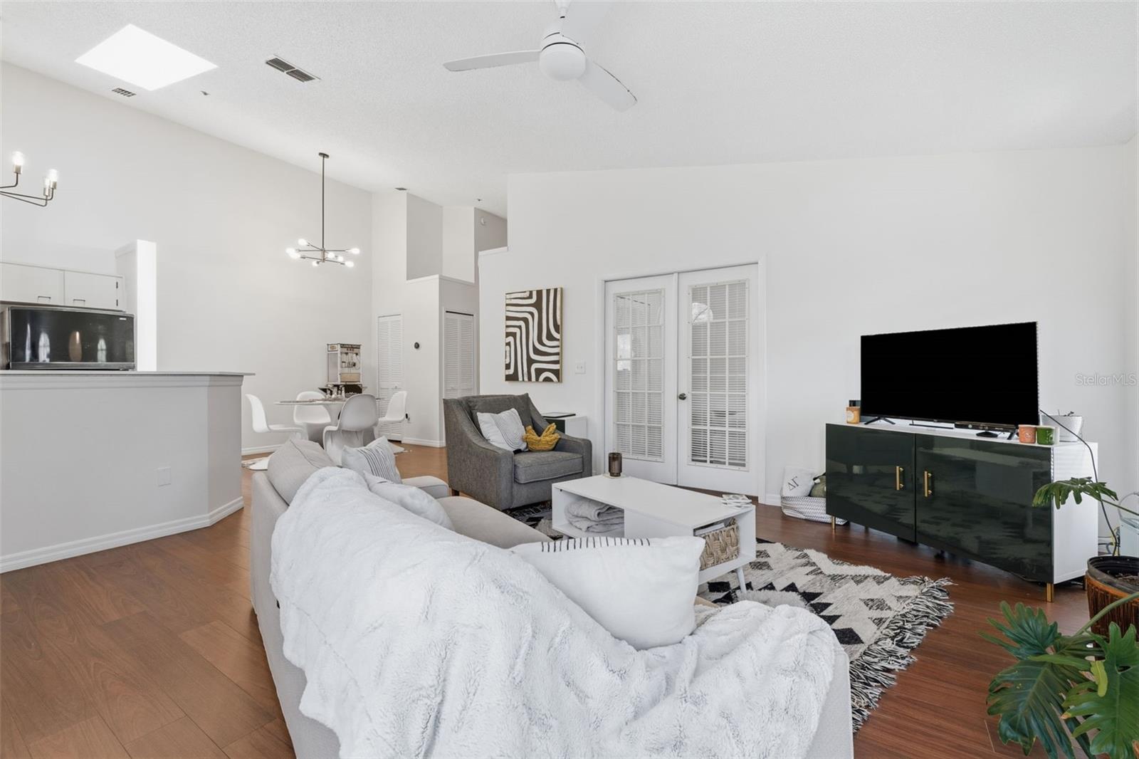 RAINTREE VILLAGE CONDO N - Residential