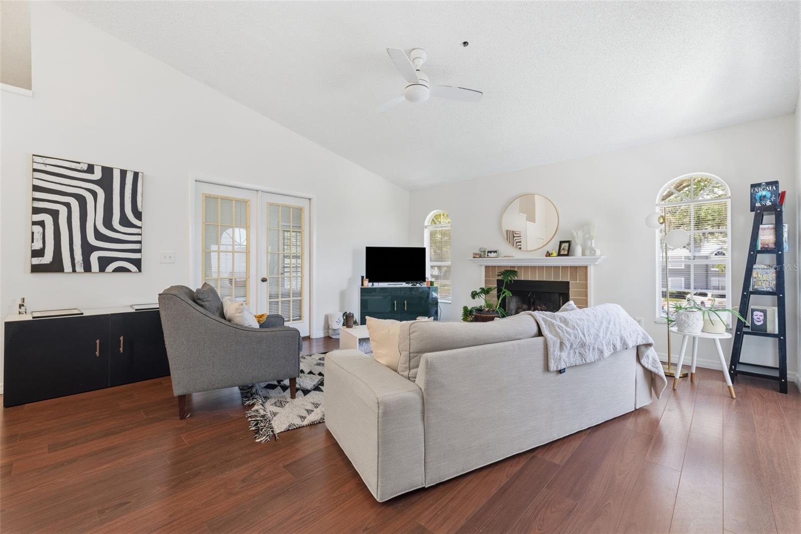 RAINTREE VILLAGE CONDO N - Residential