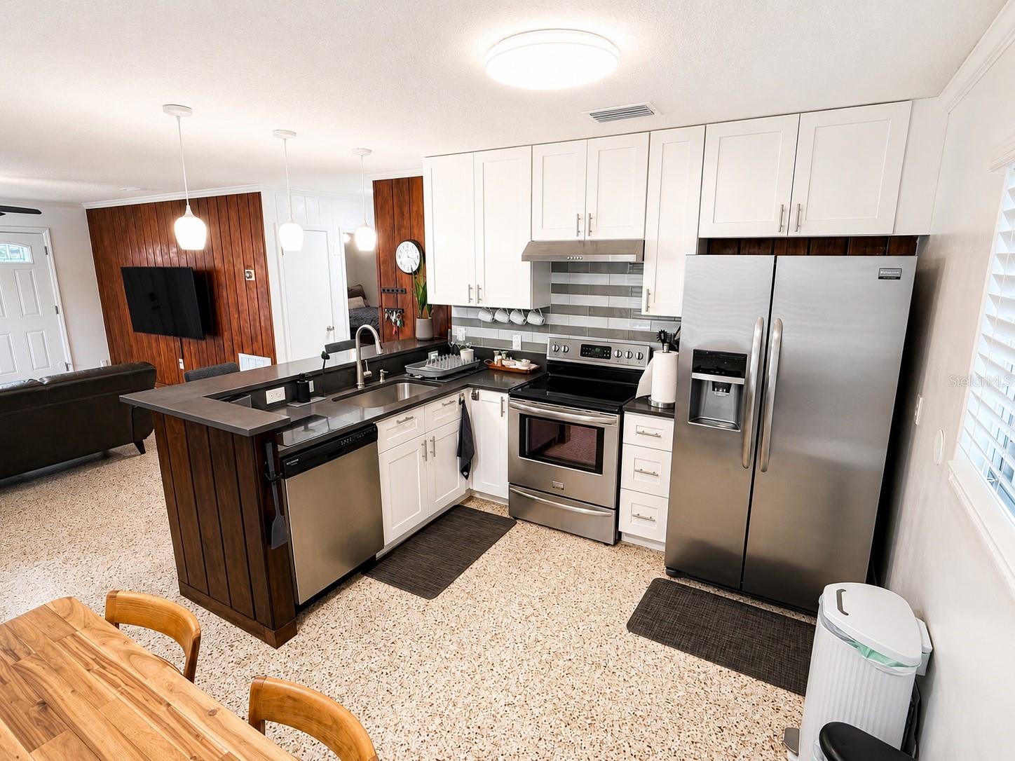 EDGEWATER BEACH - Residential