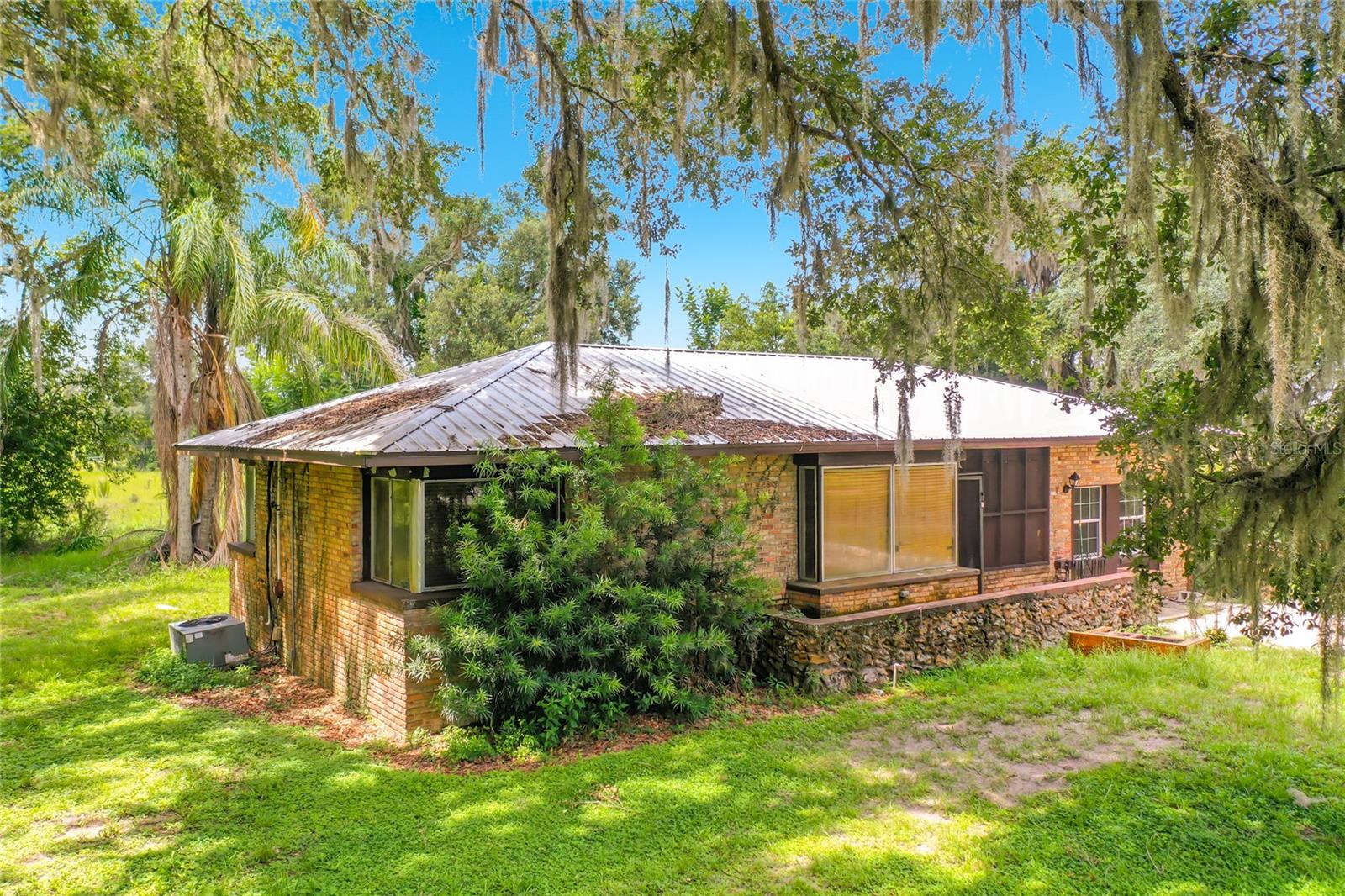 GROVELAND FARMS 33-22-24 - Residential