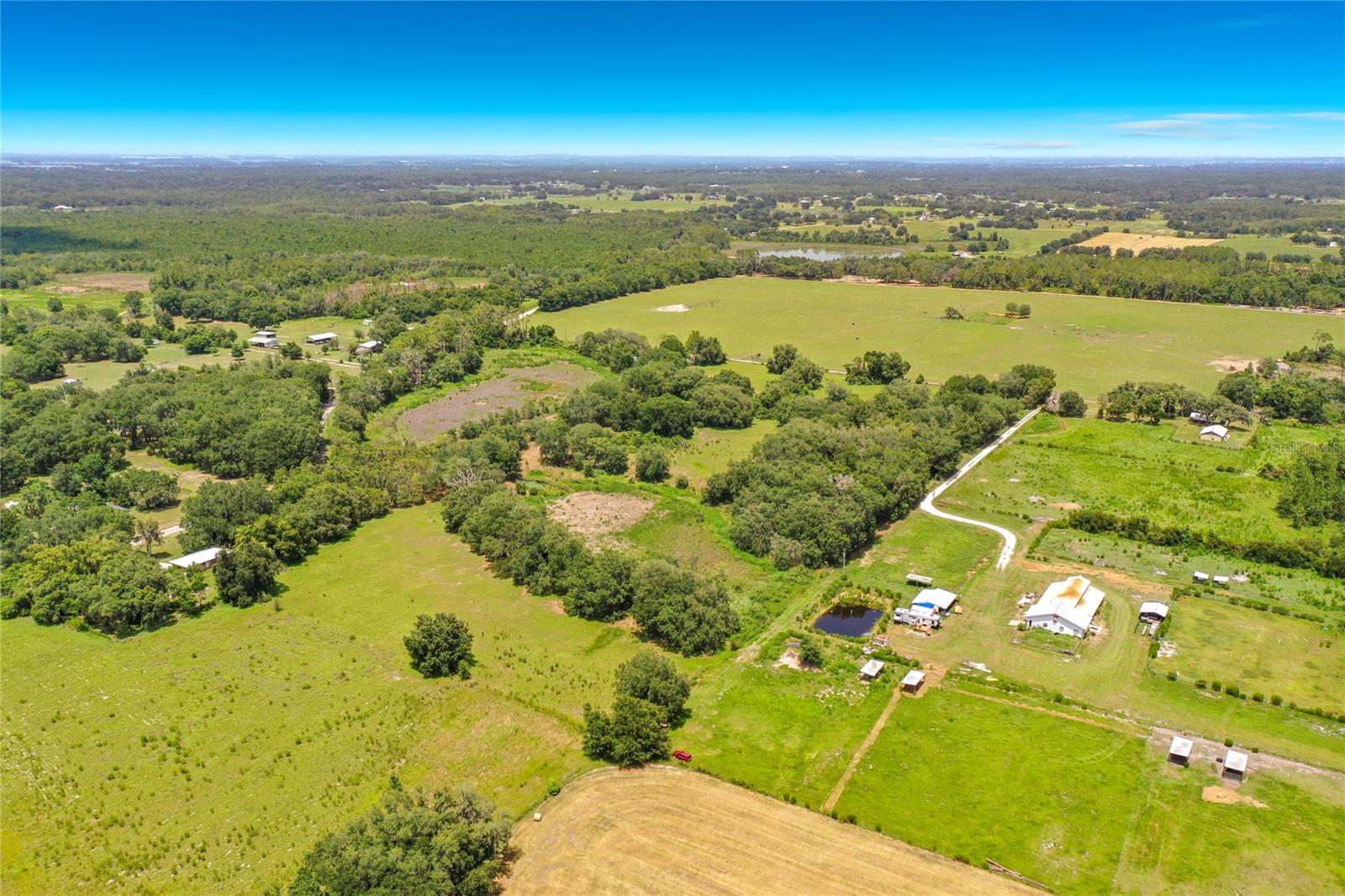 GROVELAND FARMS 33-22-24 - Residential