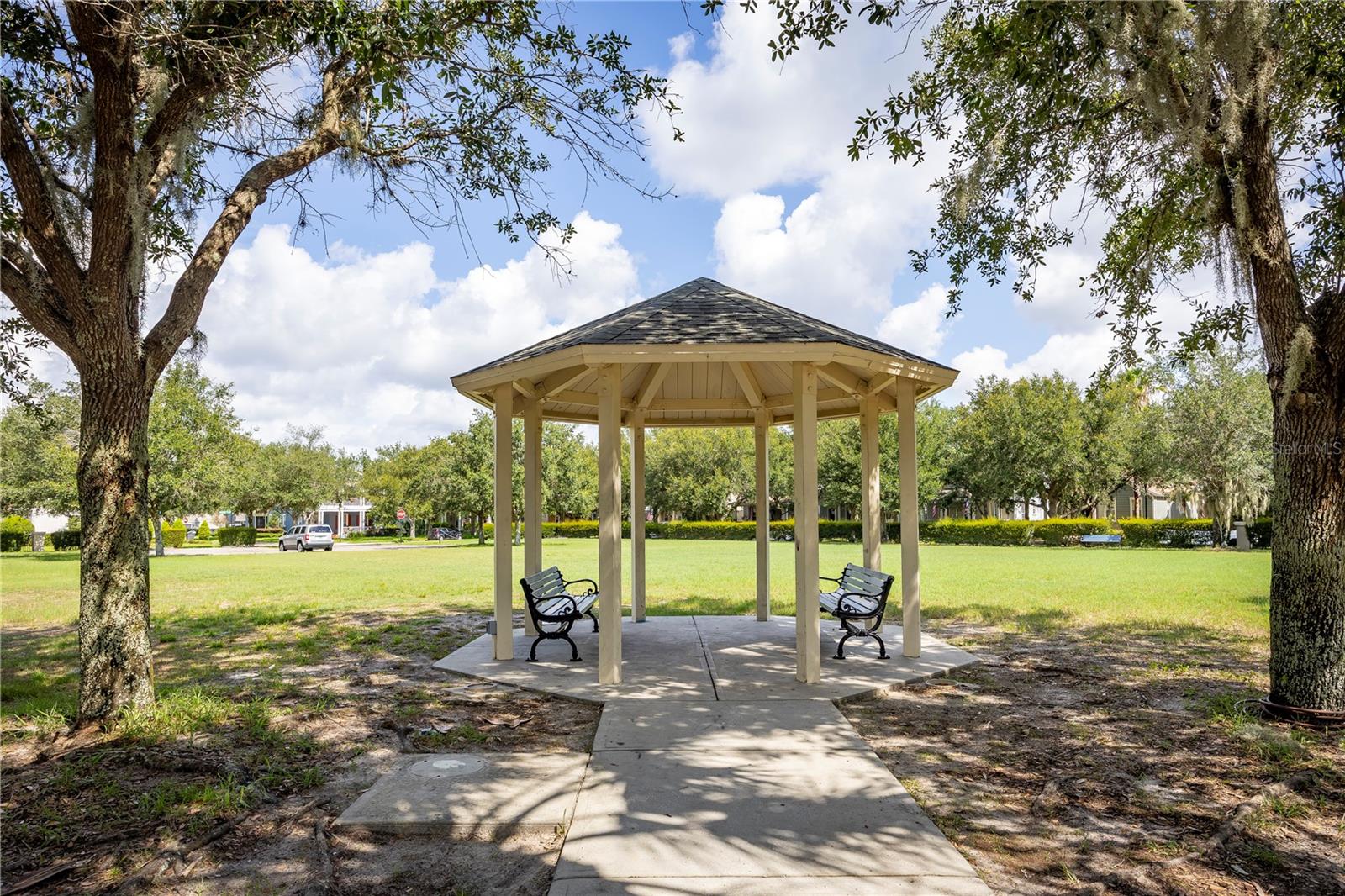 FISHHAWK RANCH TOWNCENTER - Residential