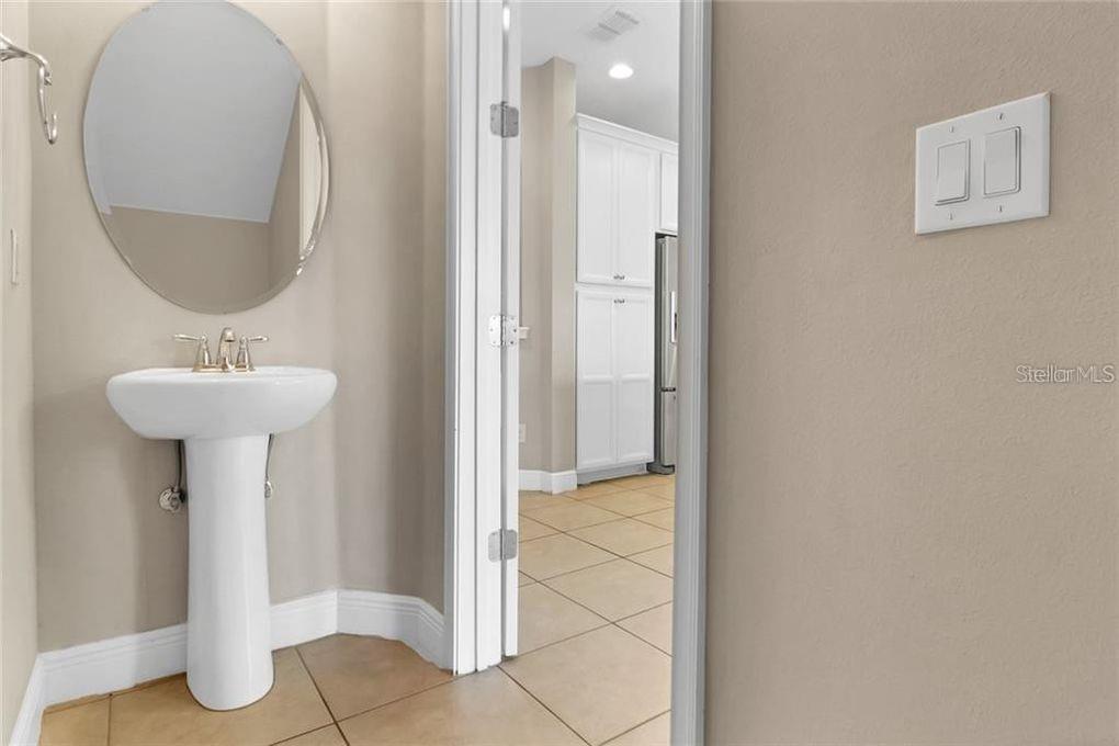 EAGLE CRK VILLAGE L PH 2 - Residential Lease
