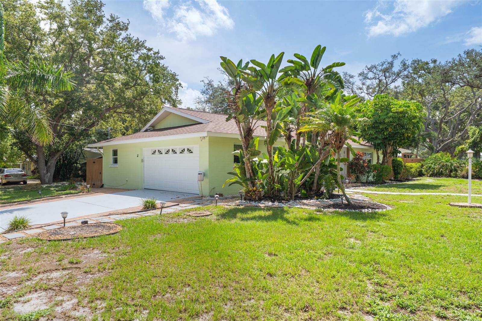 WHITFIELD ESTATES BLKS 14-23 & 26 - Residential