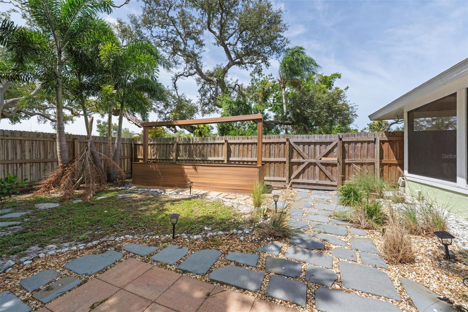 WHITFIELD ESTATES BLKS 14-23 & 26 - Residential