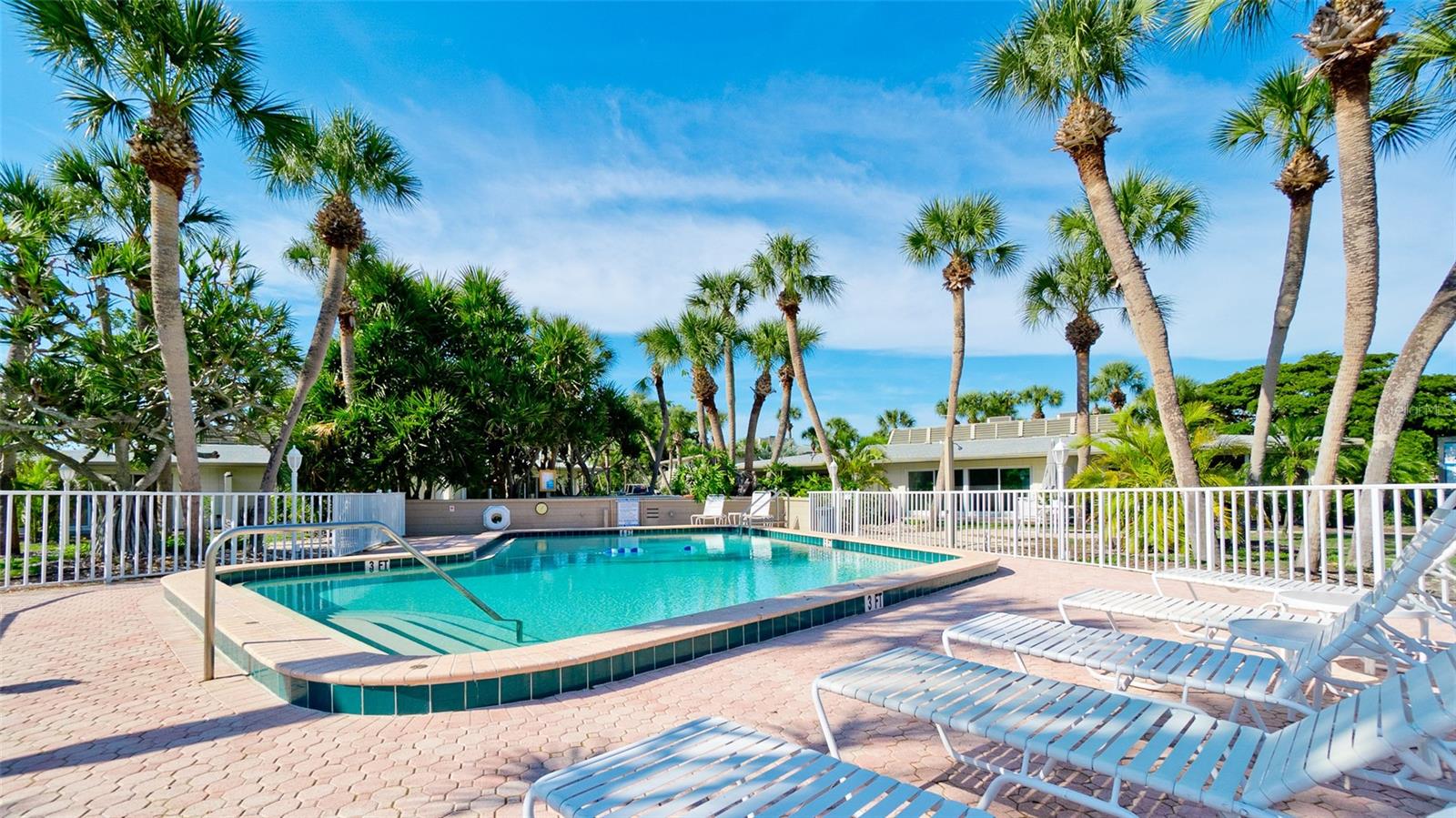 WHITNEY BEACH - Residential