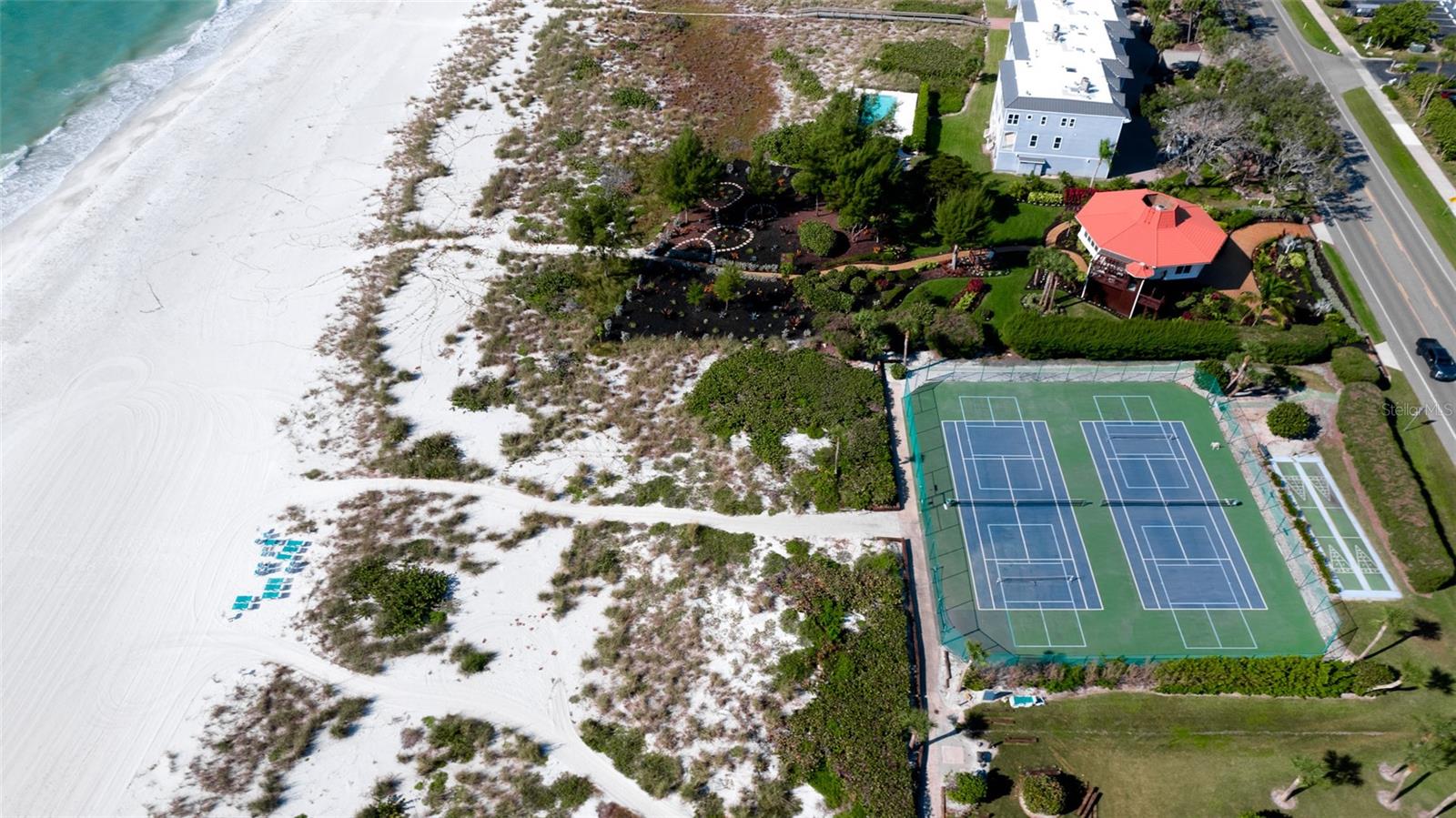 WHITNEY BEACH - Residential