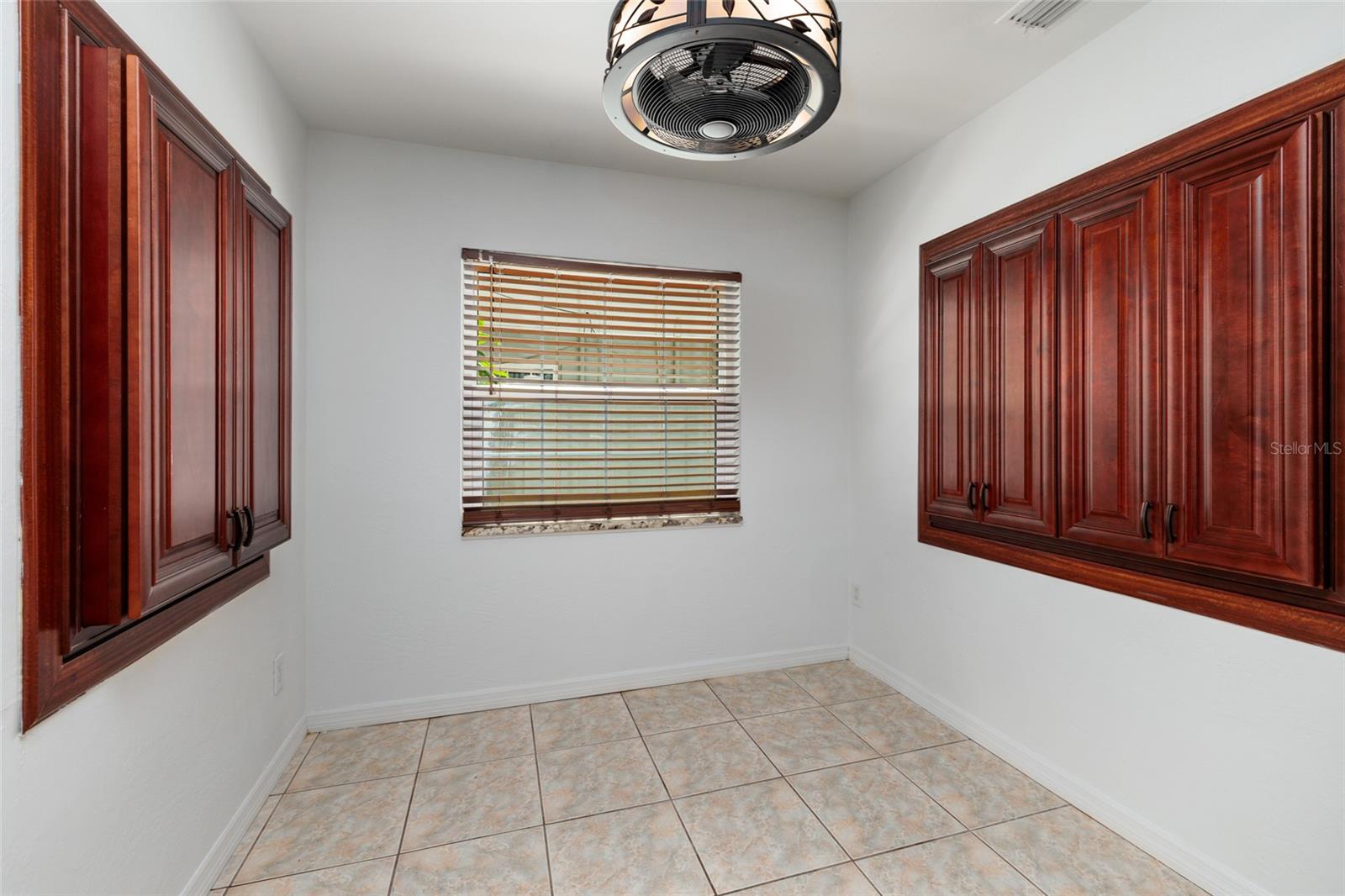 OAK GROVE MANOR - Residential