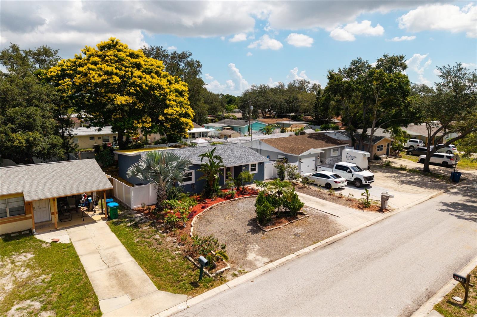OAK GROVE MANOR - Residential