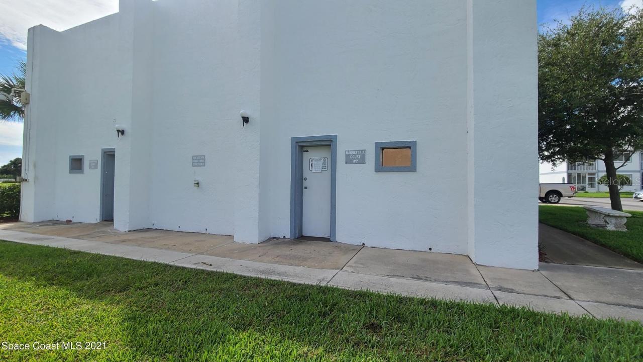 VILLAGES/SEAPORT - Residential Lease