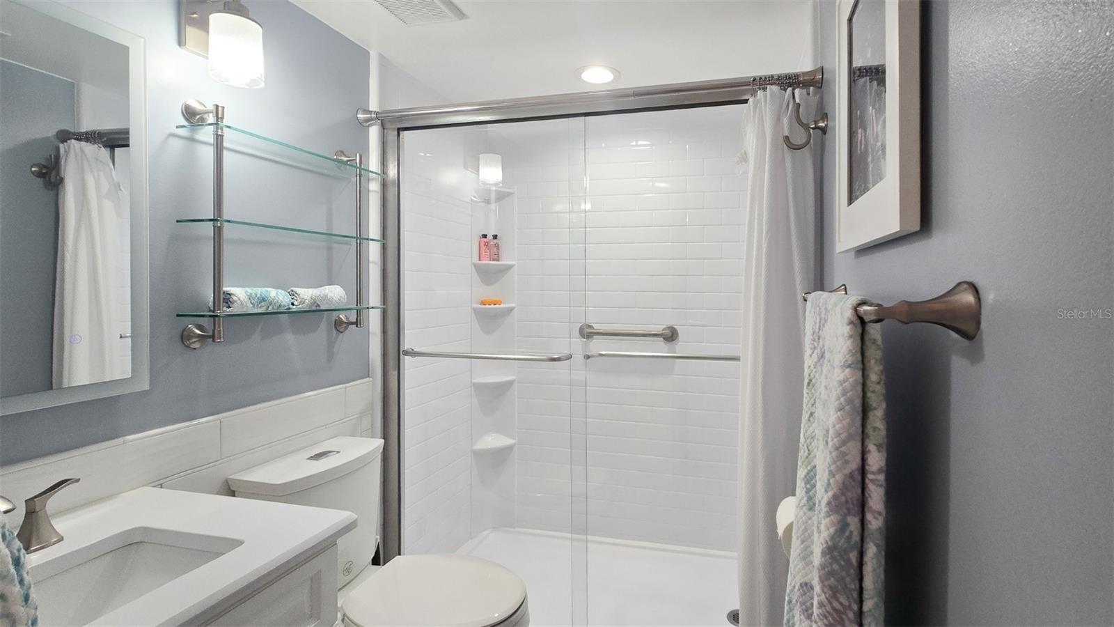 VILLAGES/SEAPORT - Residential Lease