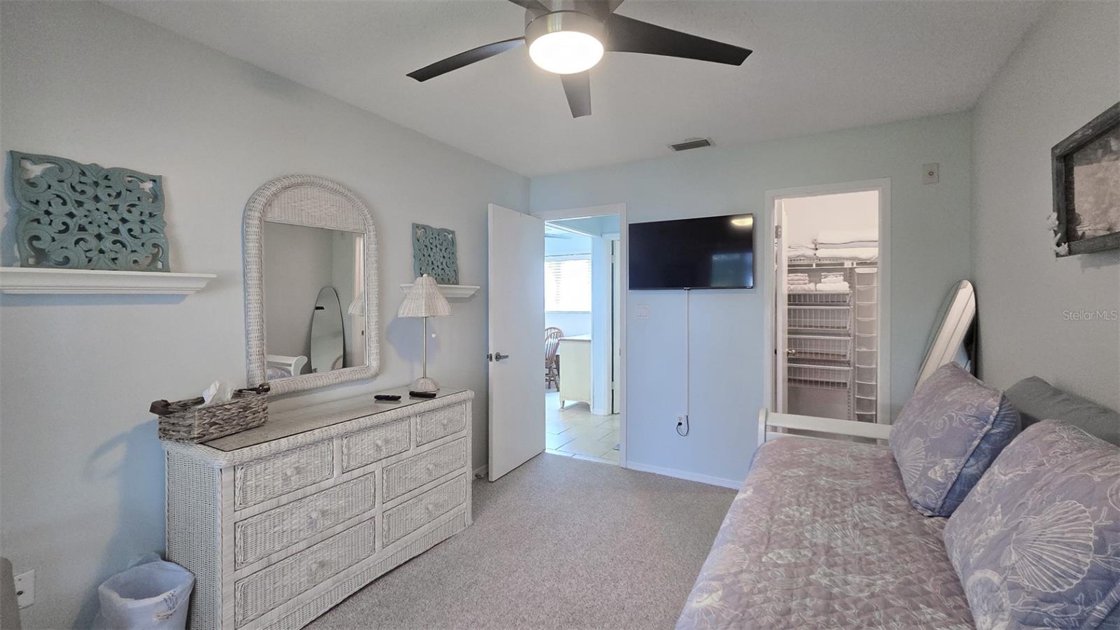 VILLAGES/SEAPORT - Residential Lease