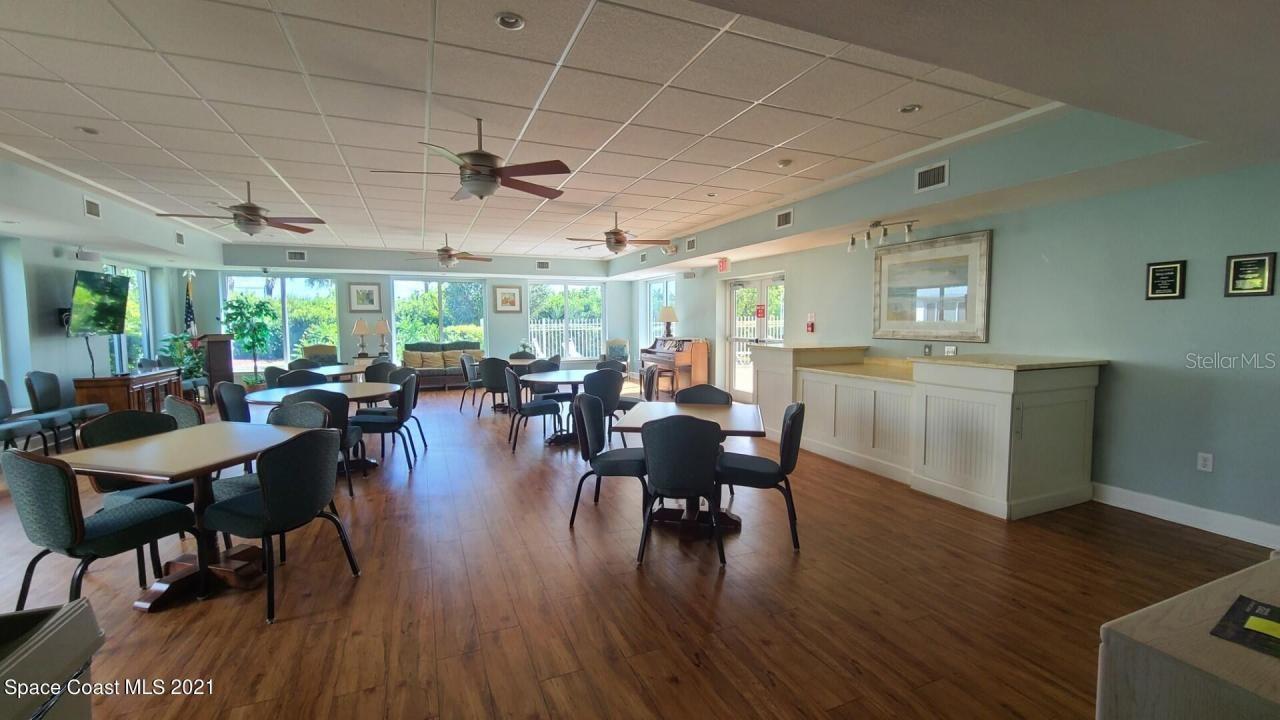 VILLAGES/SEAPORT - Residential Lease