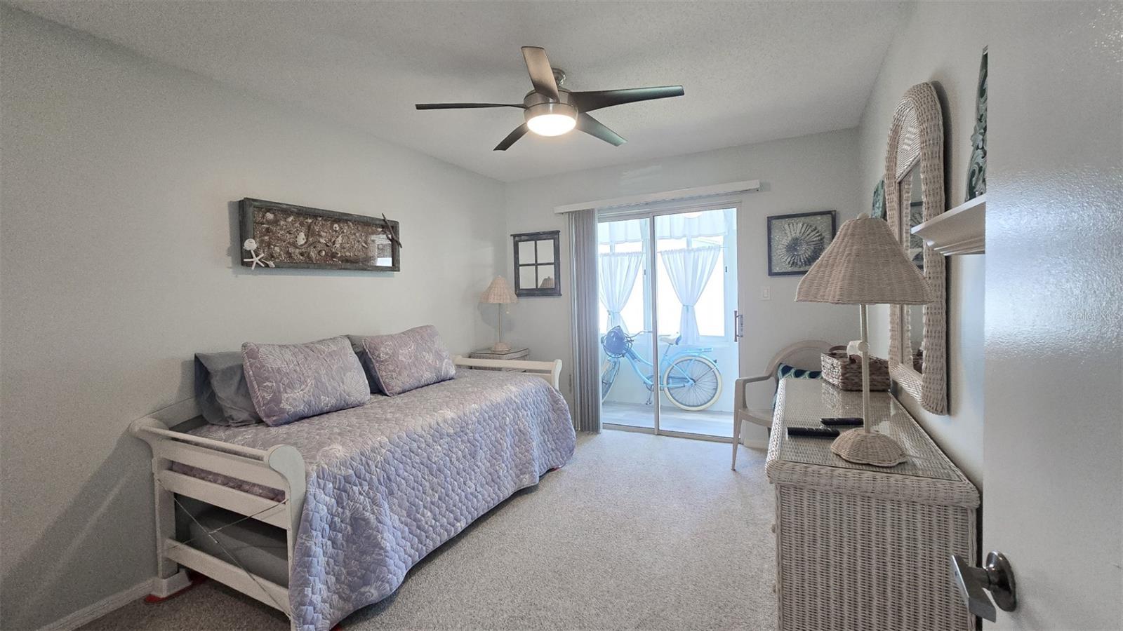 VILLAGES/SEAPORT - Residential Lease