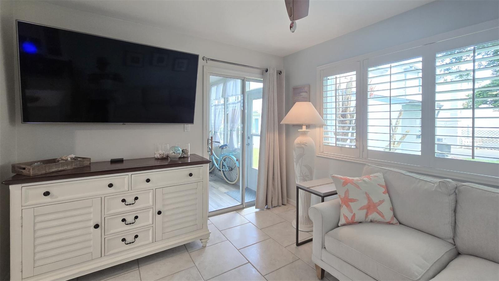 VILLAGES/SEAPORT - Residential Lease
