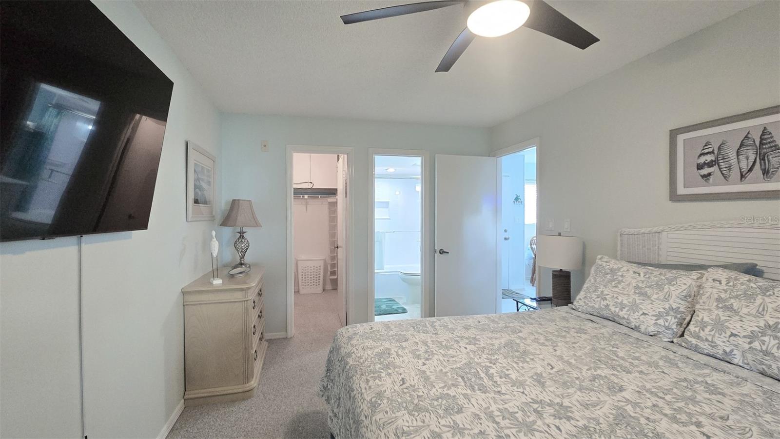 VILLAGES/SEAPORT - Residential Lease