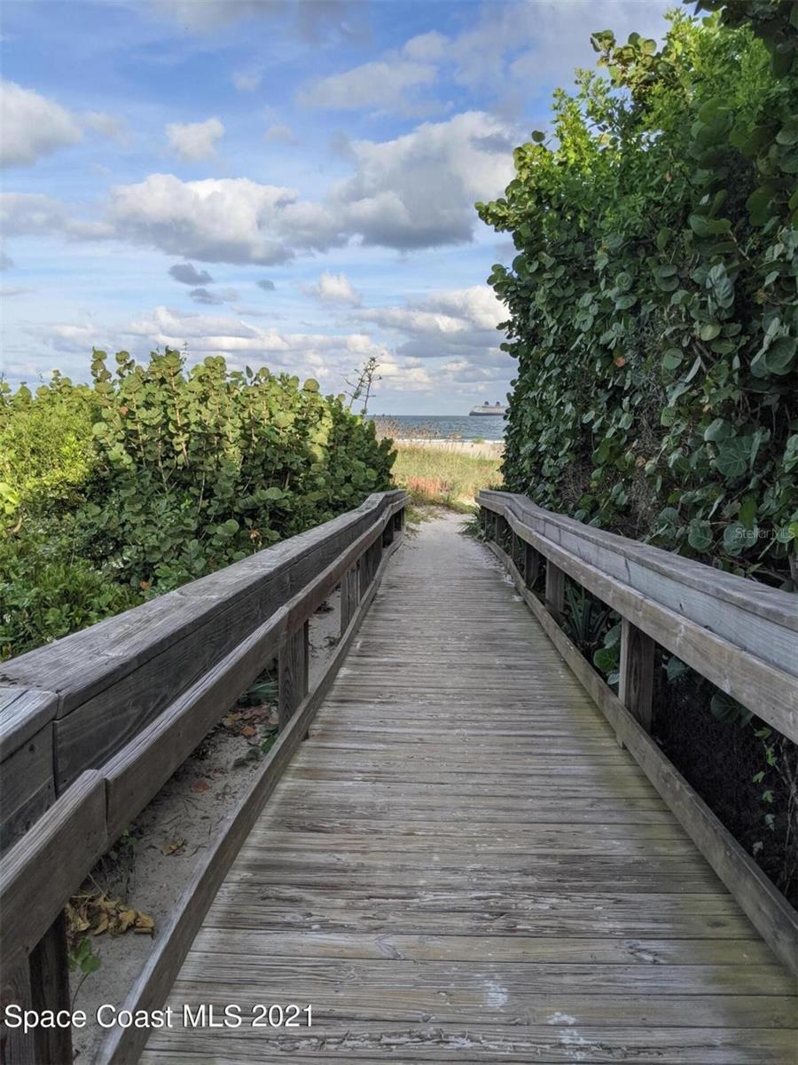 VILLAGES/SEAPORT - Residential Lease
