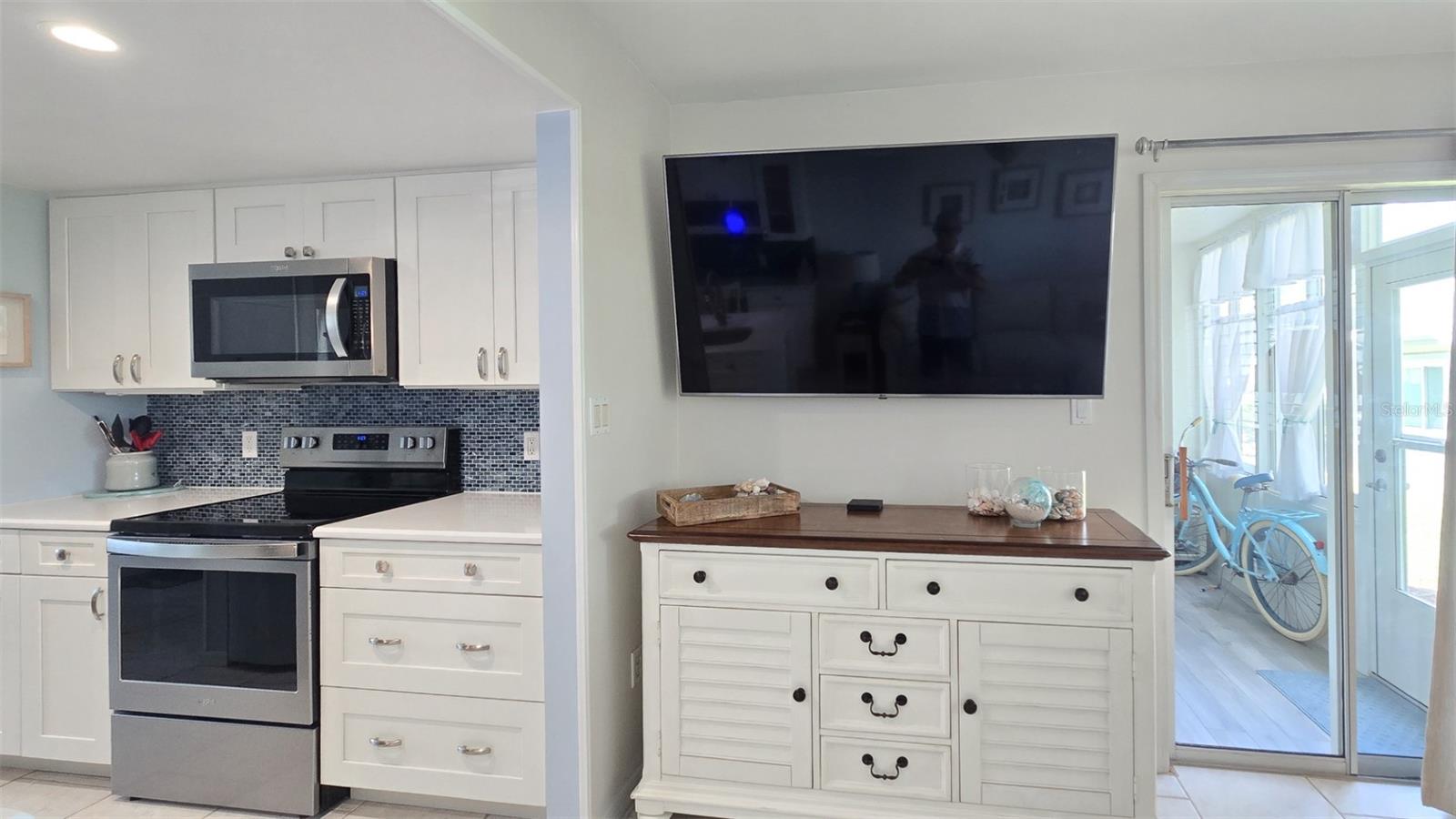 VILLAGES/SEAPORT - Residential Lease