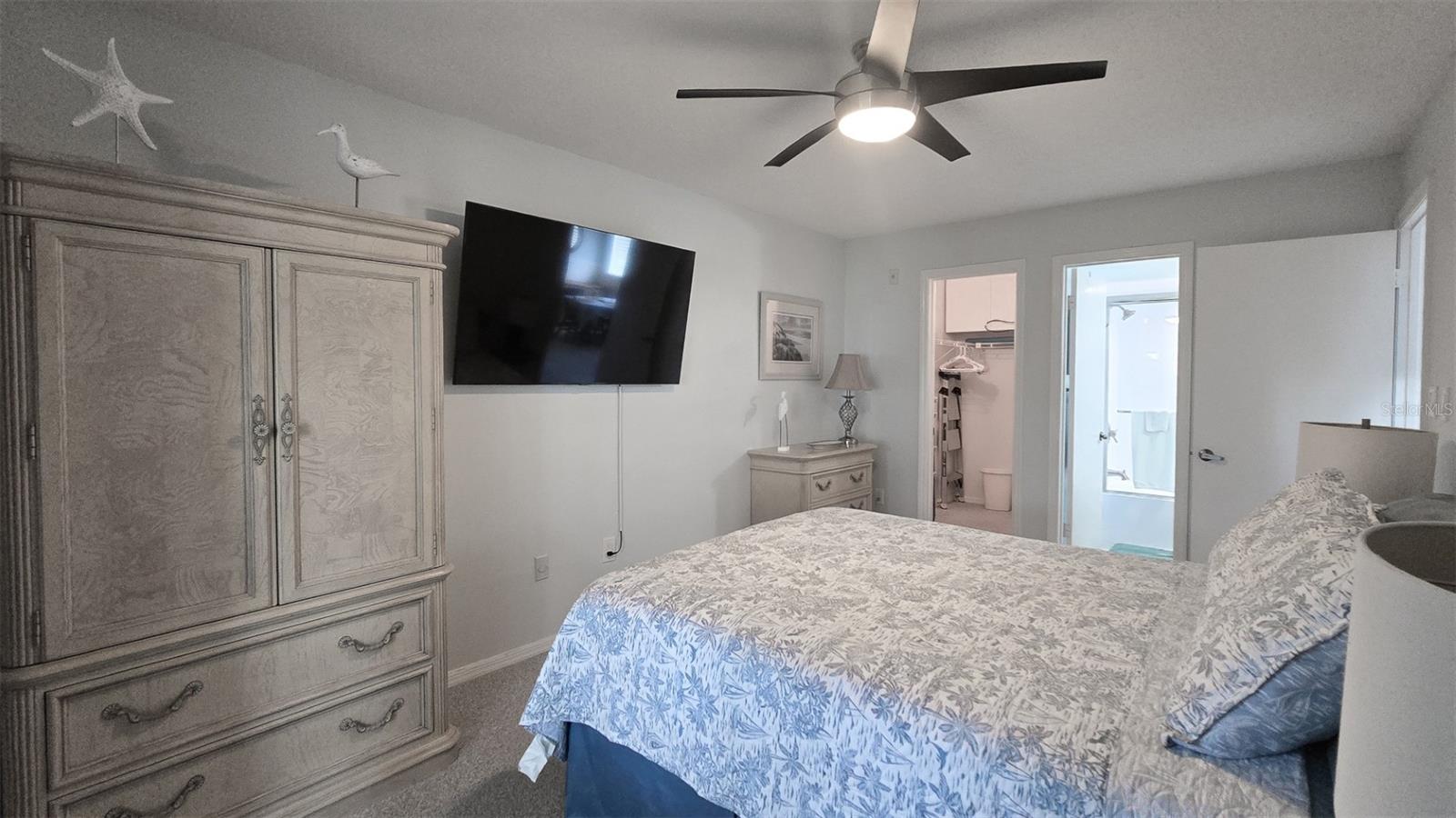 VILLAGES/SEAPORT - Residential Lease