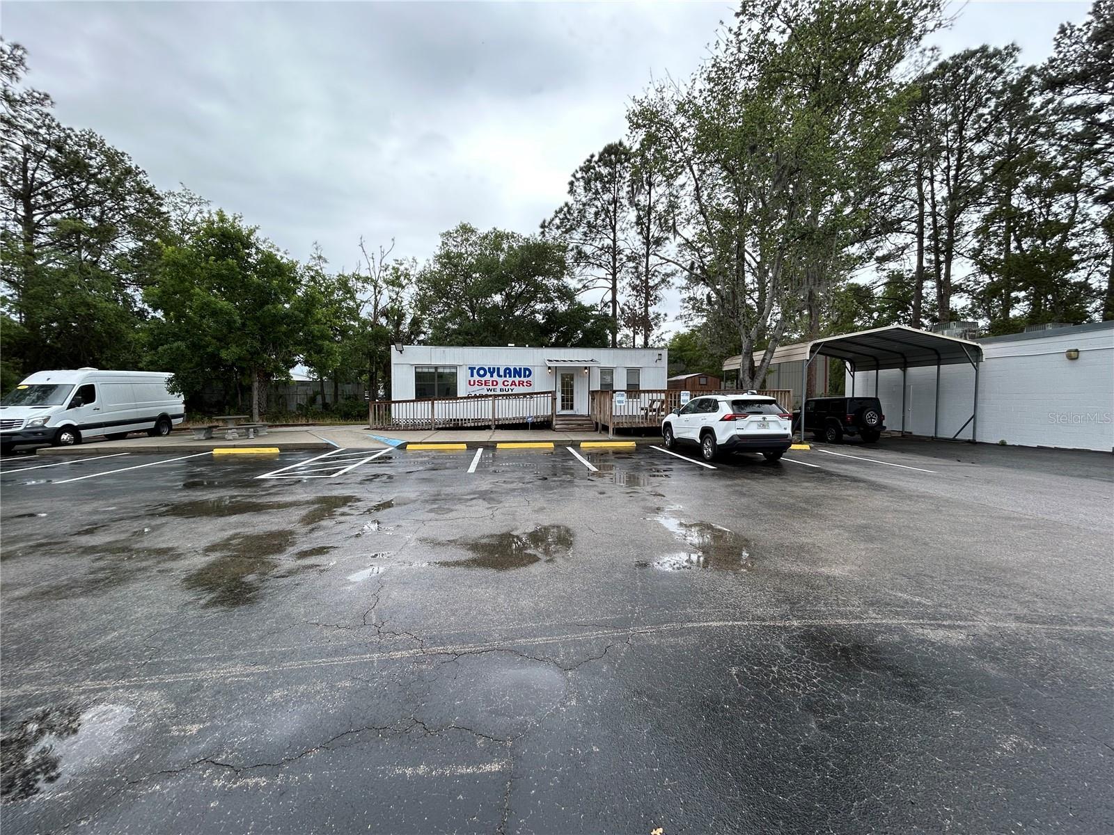 INDUSTRIAL PARK - Commercial Sale