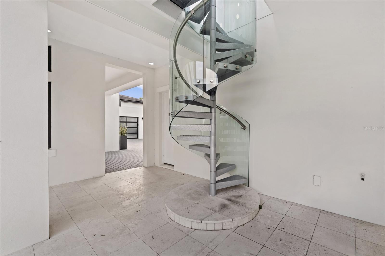 BAY HILL - Residential