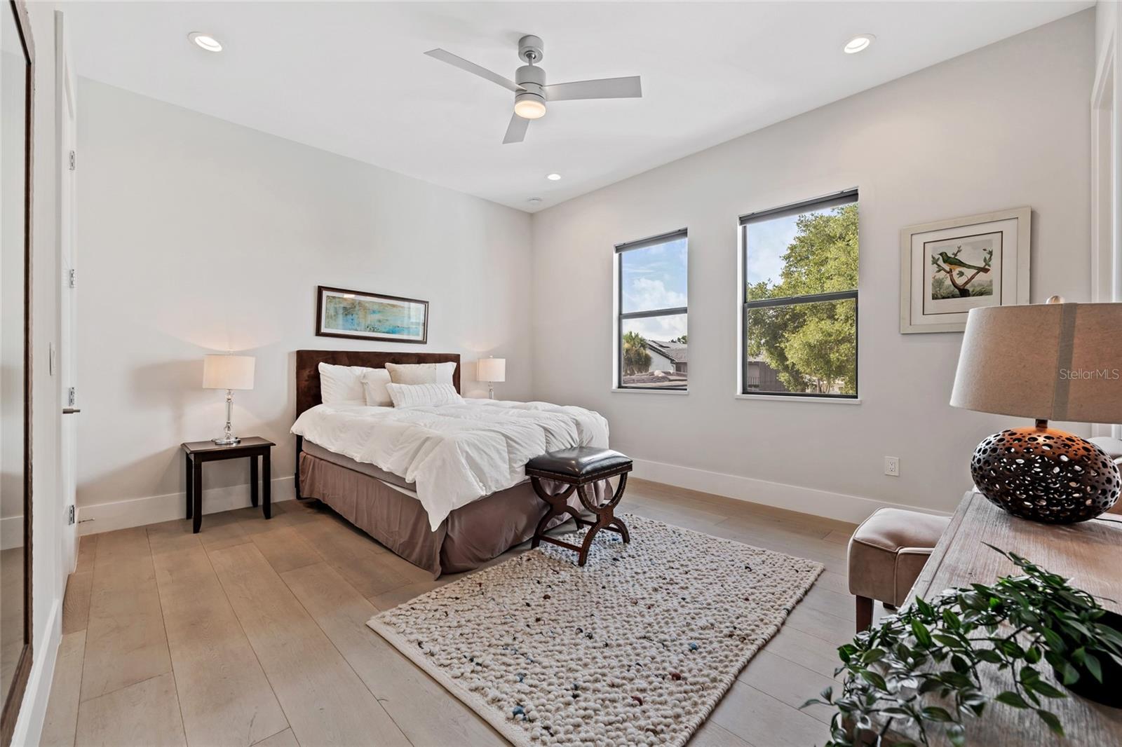 BAY HILL - Residential