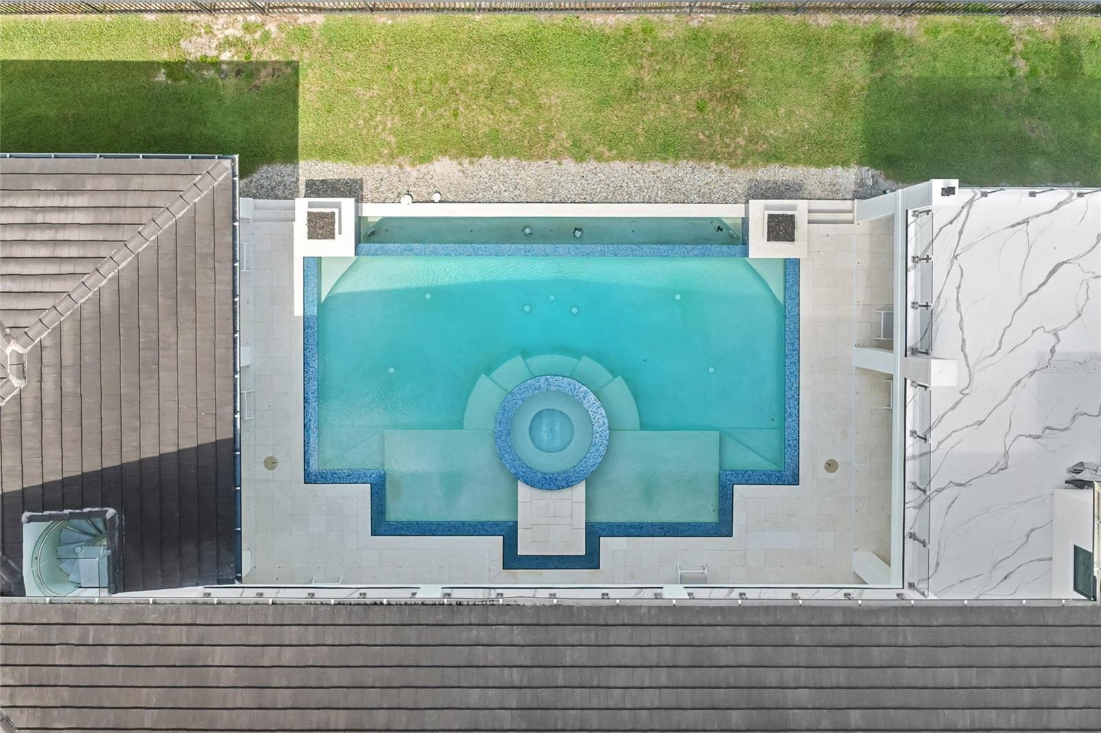 BAY HILL - Residential