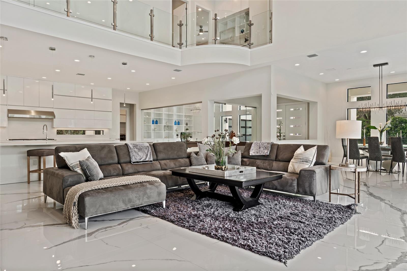 BAY HILL - Residential