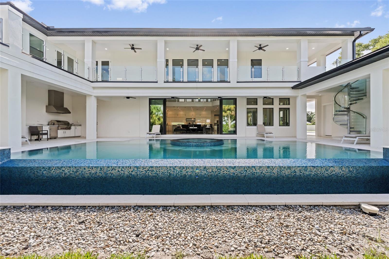 BAY HILL - Residential