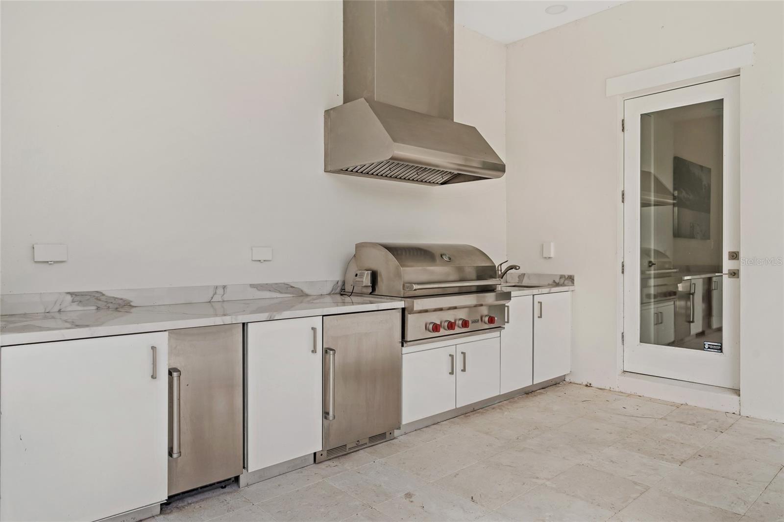 BAY HILL - Residential