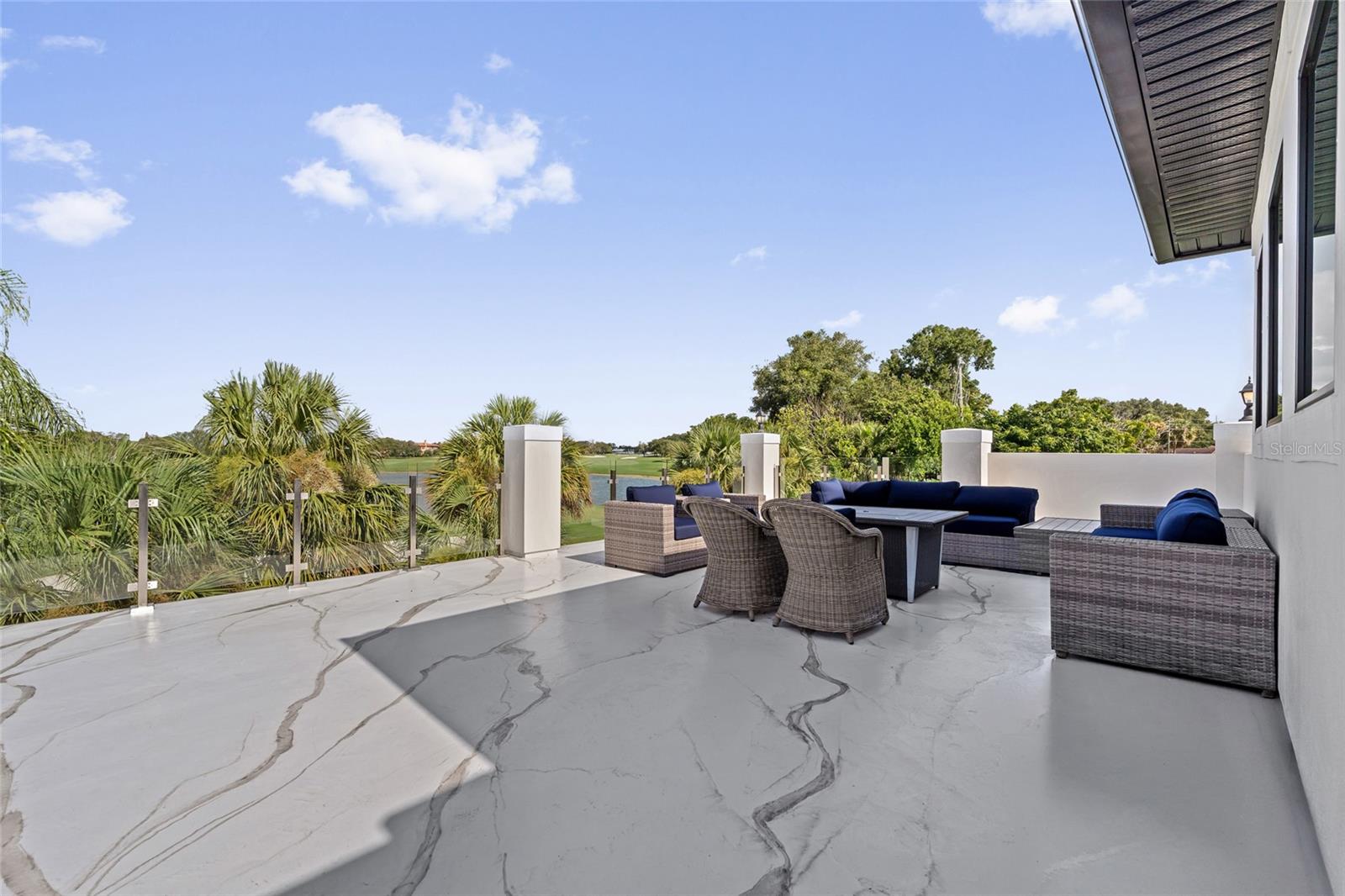 BAY HILL - Residential