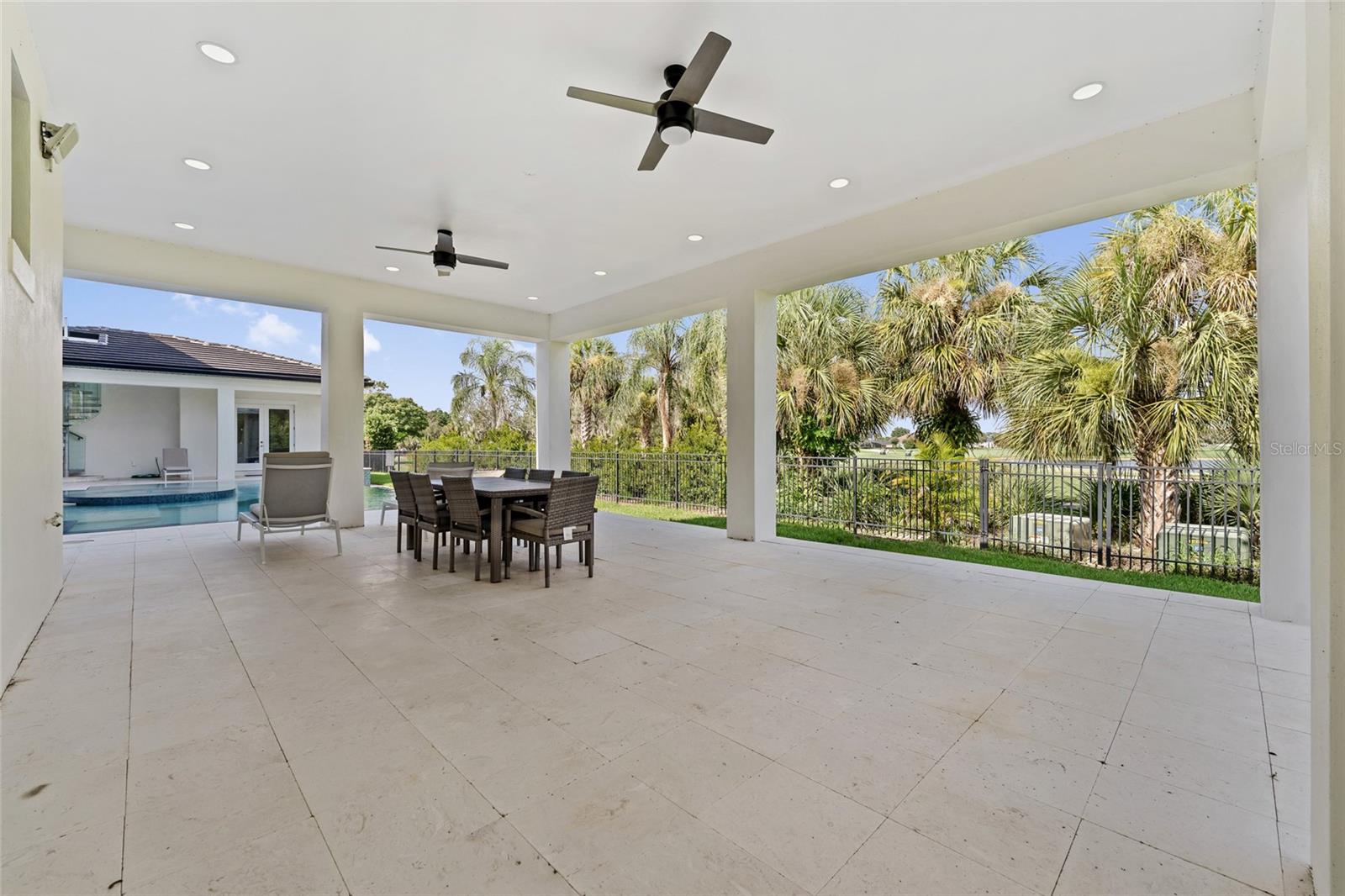 BAY HILL - Residential
