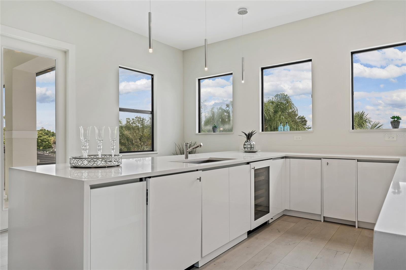 BAY HILL - Residential