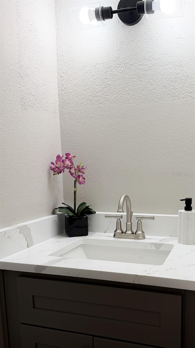 LES CHATEAUX CONDO - Residential Lease