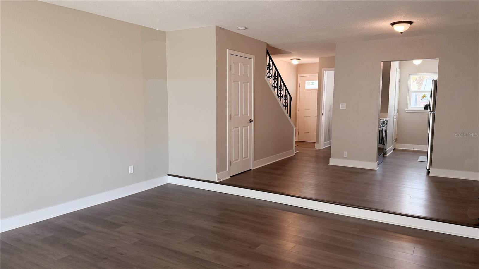 LES CHATEAUX CONDO - Residential Lease