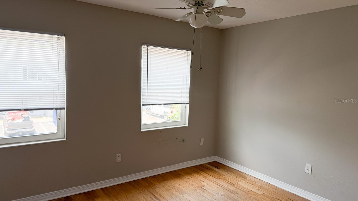 LES CHATEAUX CONDO - Residential Lease