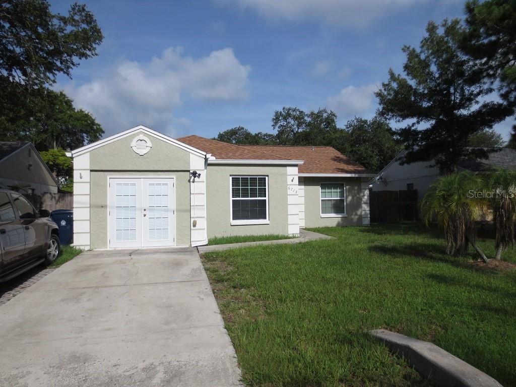 TROPICAL PINES - Residential Lease