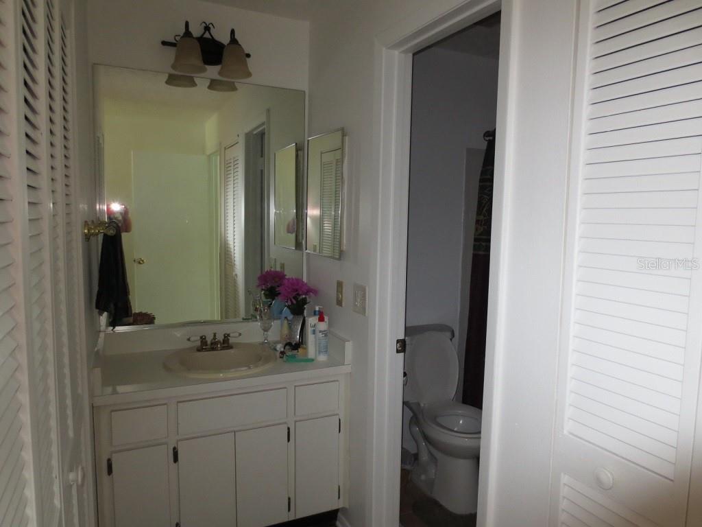 TROPICAL PINES - Residential Lease