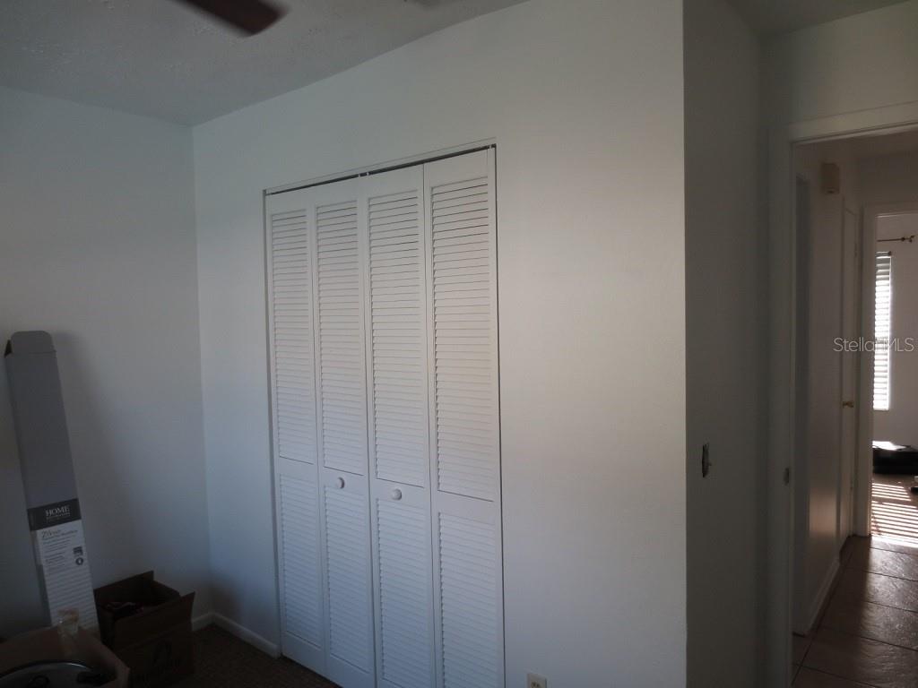 TROPICAL PINES - Residential Lease