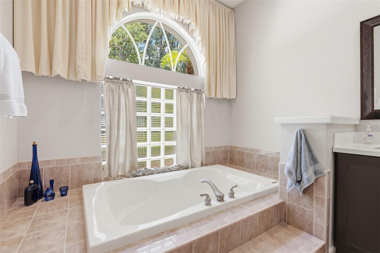 BAYOU CLUB ESTATES PH 8 - Residential