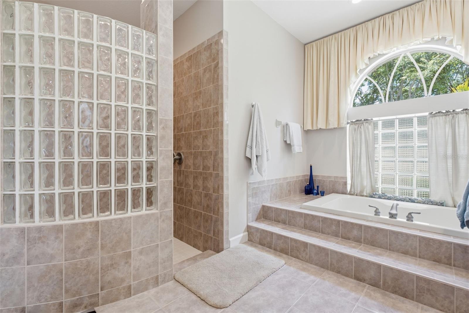 BAYOU CLUB ESTATES PH 8 - Residential