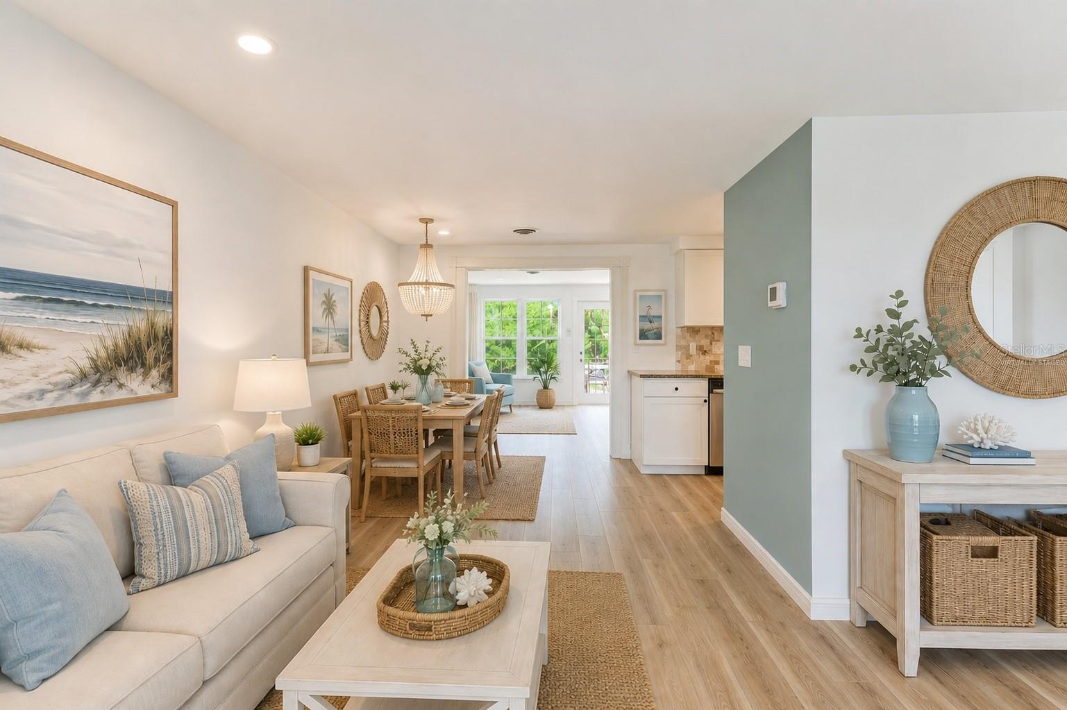 SOUTH VENICE - Residential