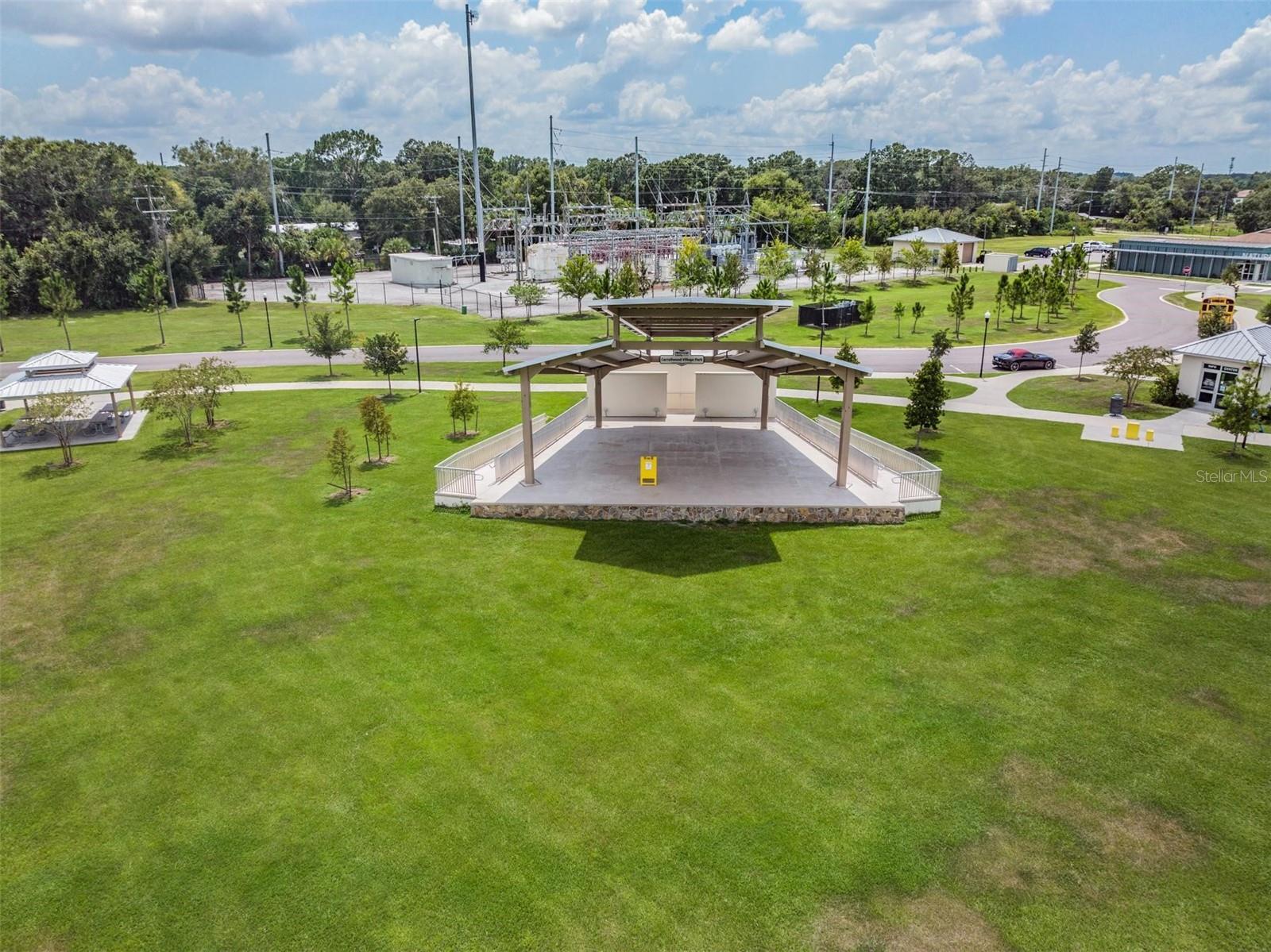 THE TOWERS AT CARROLLWOOD VILL - Residential