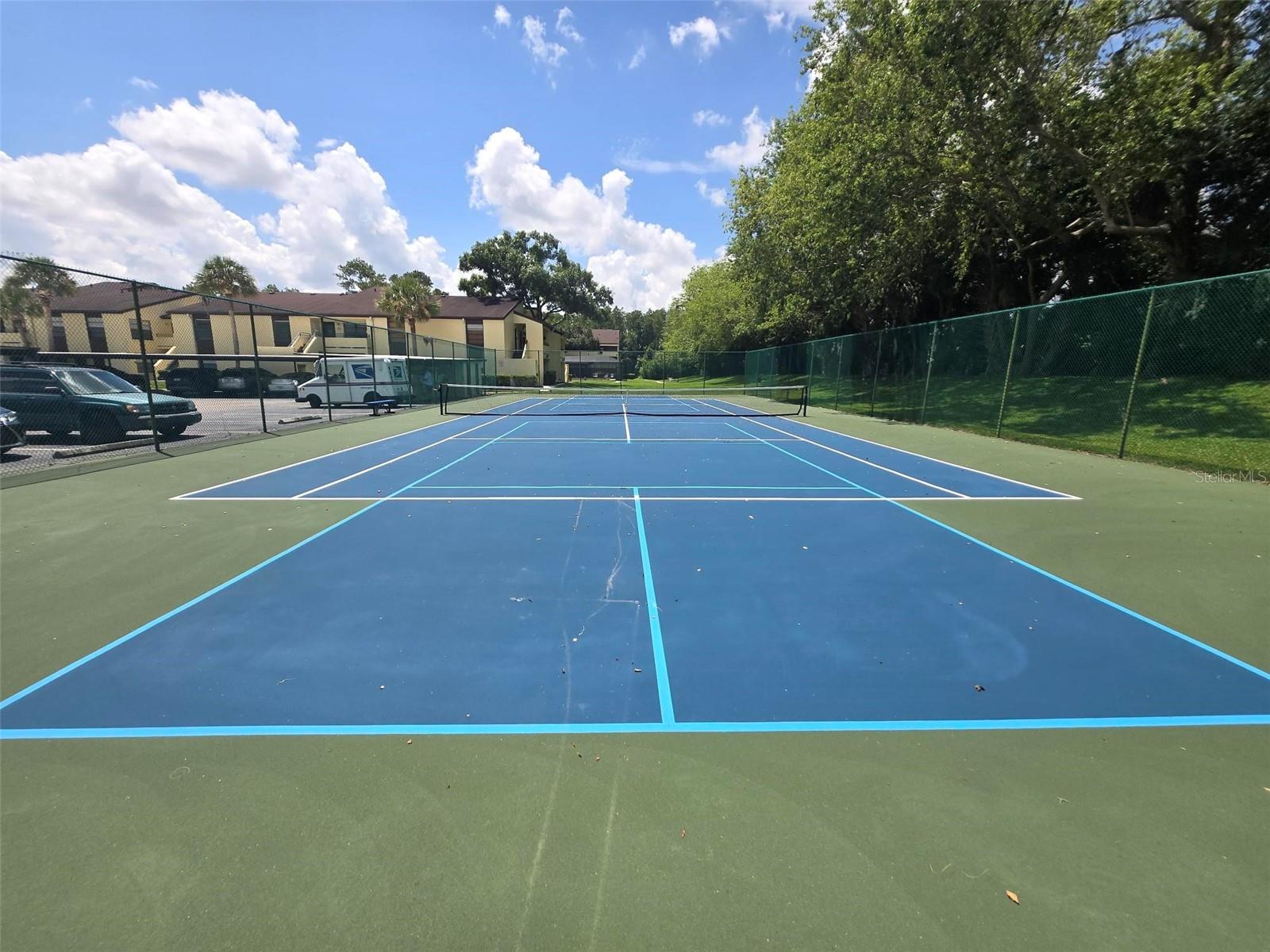 THE TOWERS AT CARROLLWOOD VILL - Residential