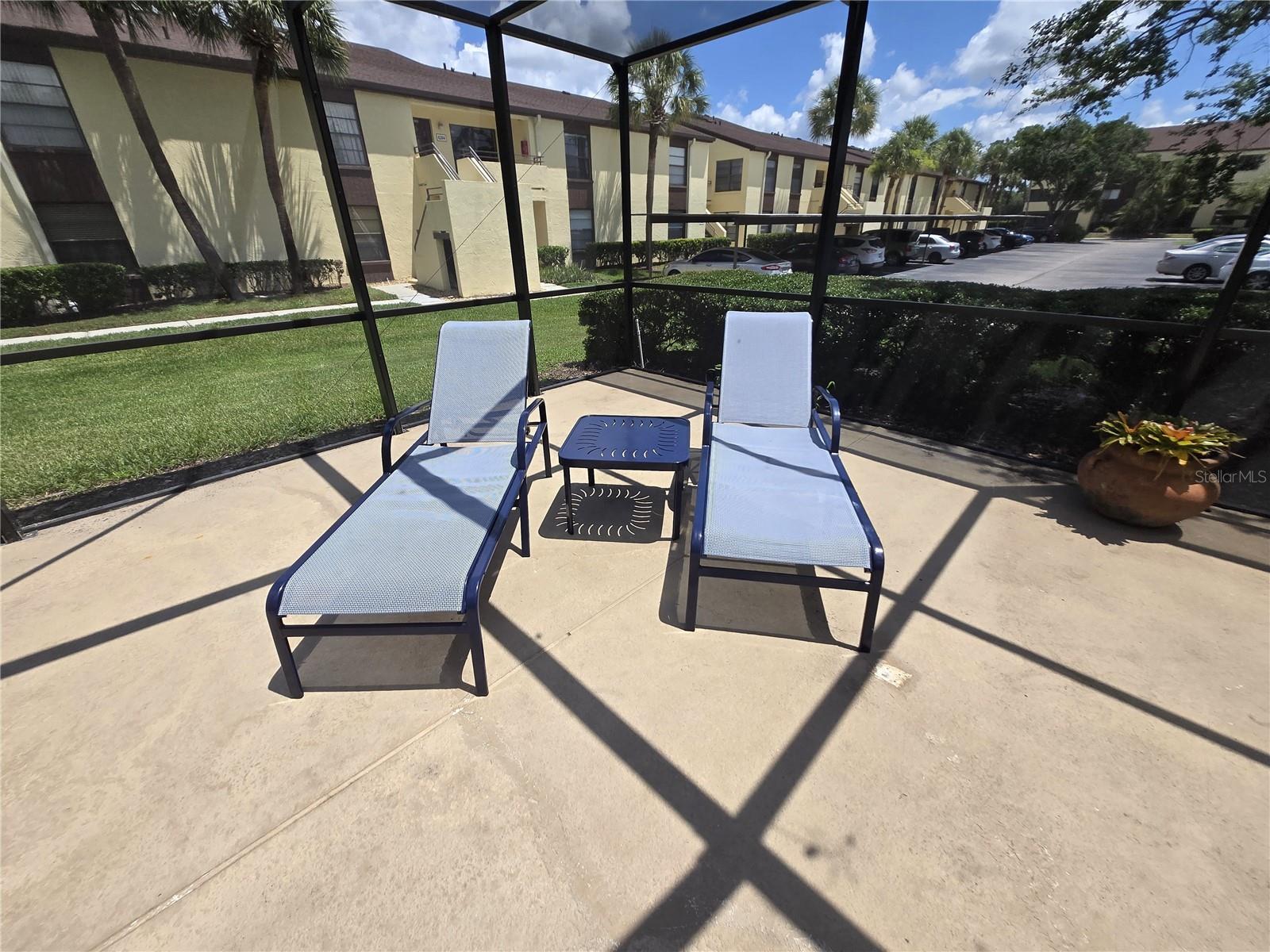 THE TOWERS AT CARROLLWOOD VILL - Residential